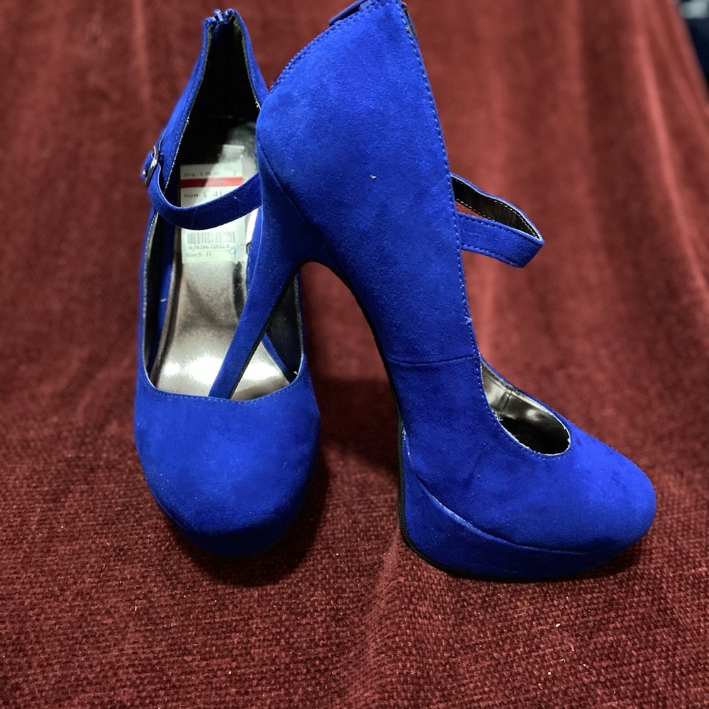 Material Girl Koko Mary Jane Pumps, closed toe.